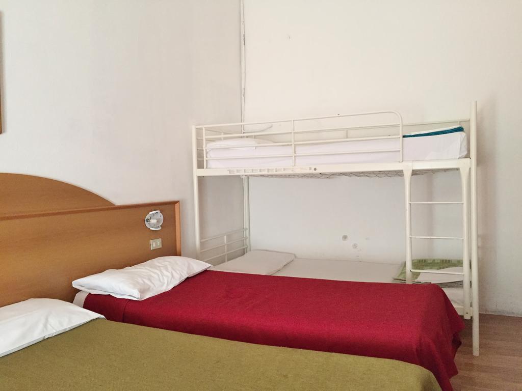 Hotel Ambra ميلان الغرفة الصورة